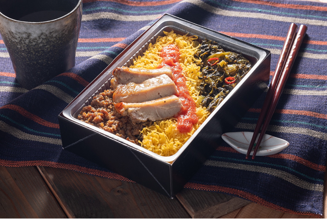 bento trứng cá tuyết và gà bento trứng cá tuyết và gà